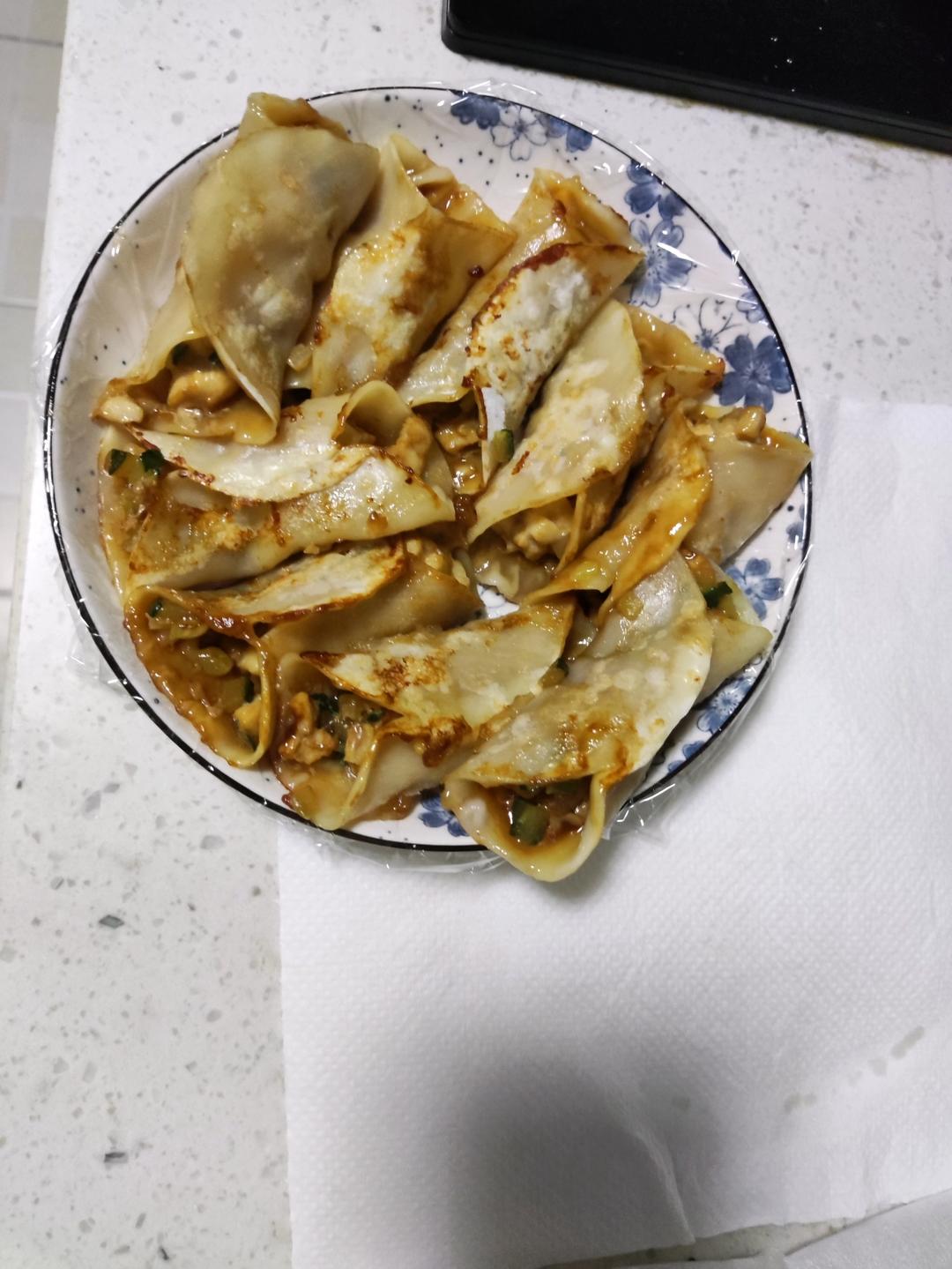 懒人锅贴 不用和面 做法真的超简单！！