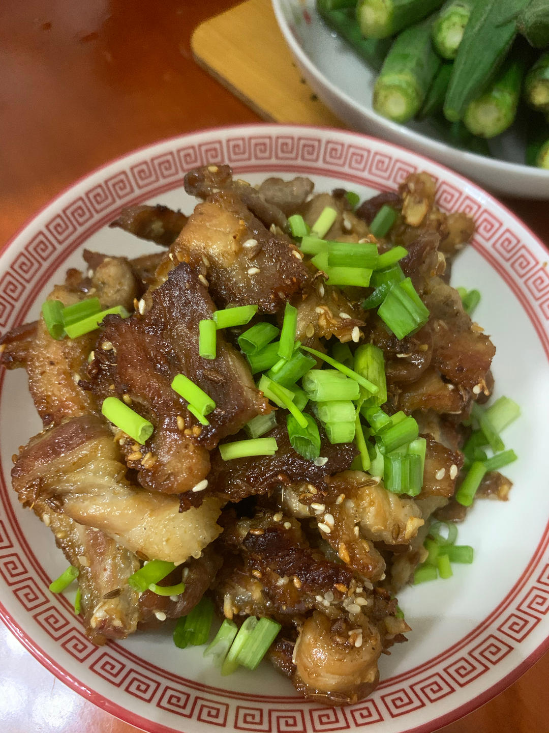 烤五花肉🥩这个夏天除了西瓜🍉当然还有烧烤🥓拥有烤箱的快乐🍺