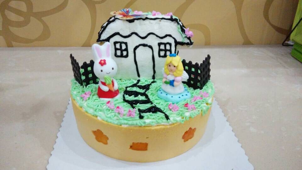 奶油水果装饰蛋糕