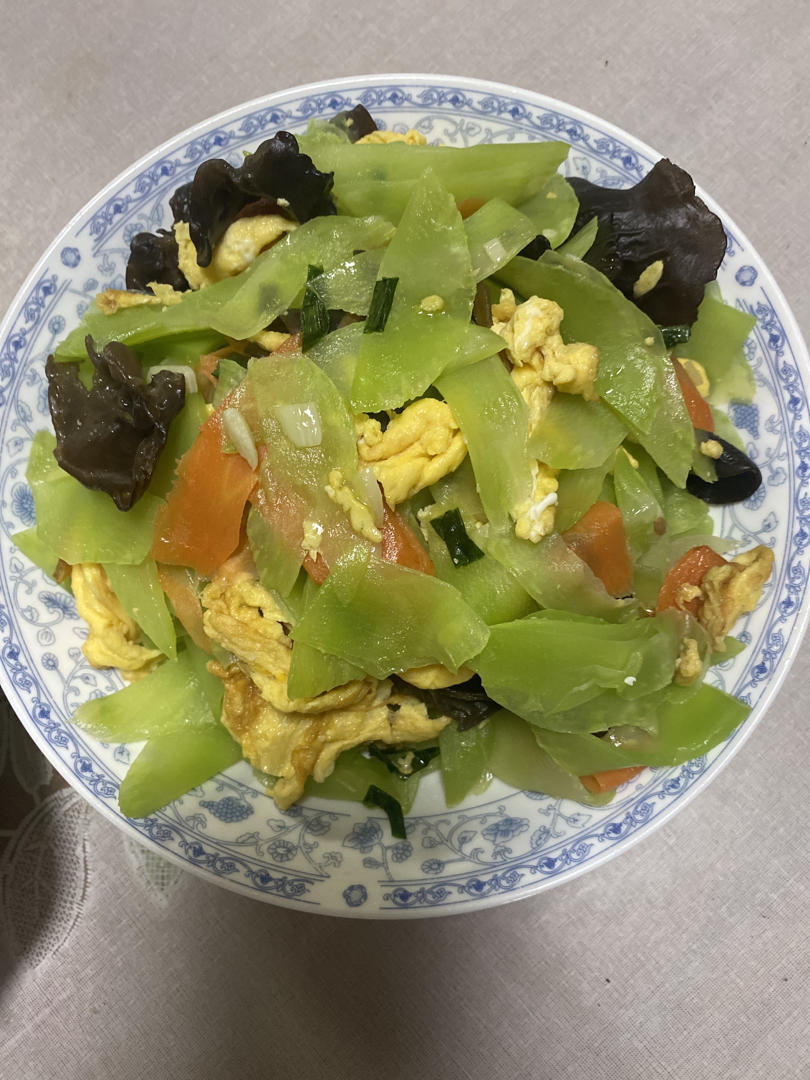 莴笋胡萝卜炒鸡蛋