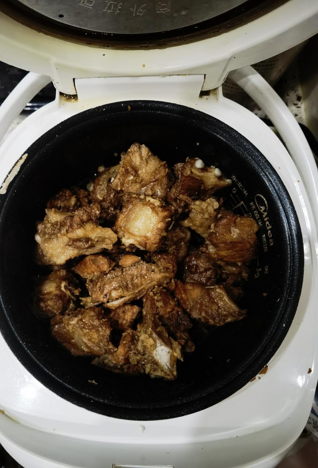 懒人低脂营养超好吃-电饭煲焖排骨