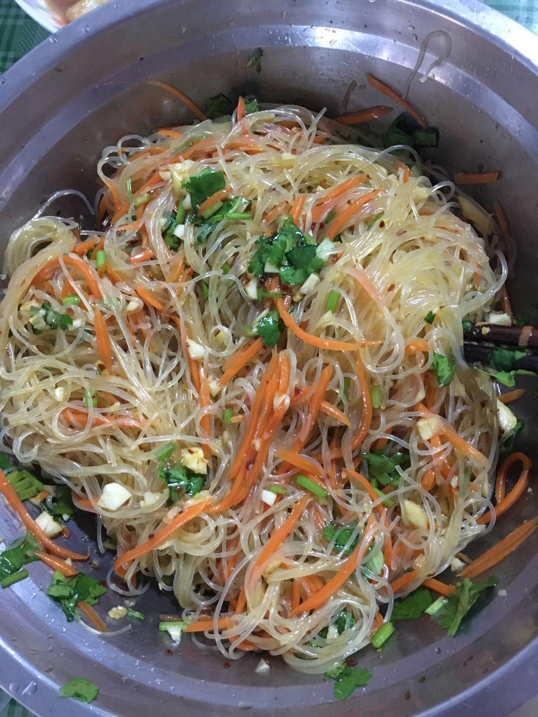 凉拌粉丝(夏天的最爱)