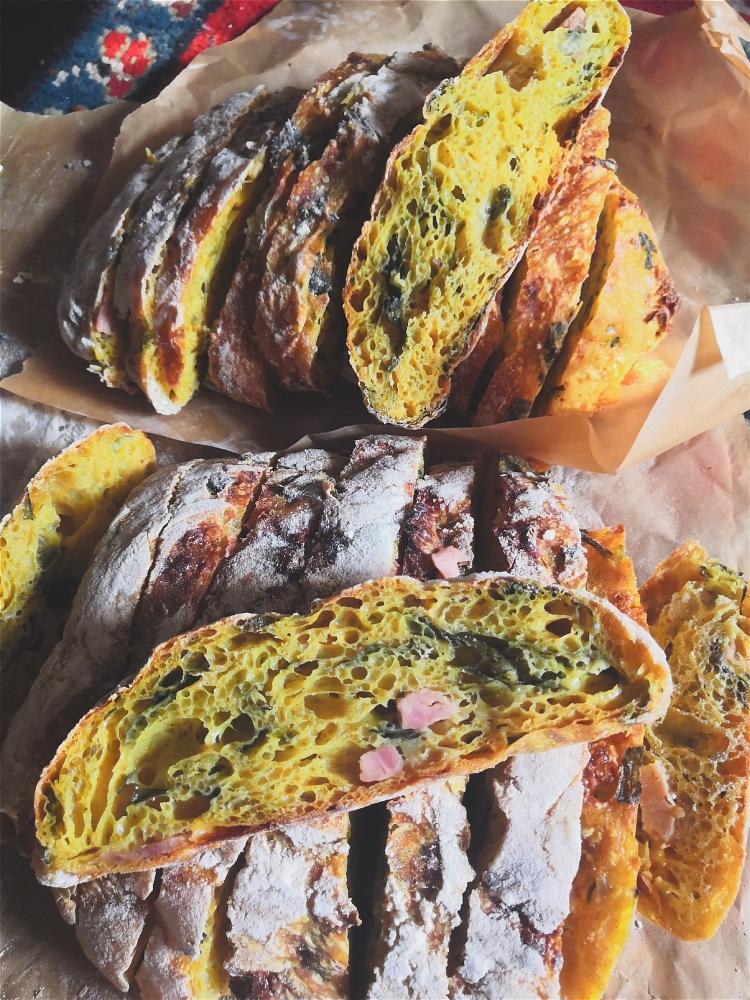 姜黄菠菜芝士香肠欧包