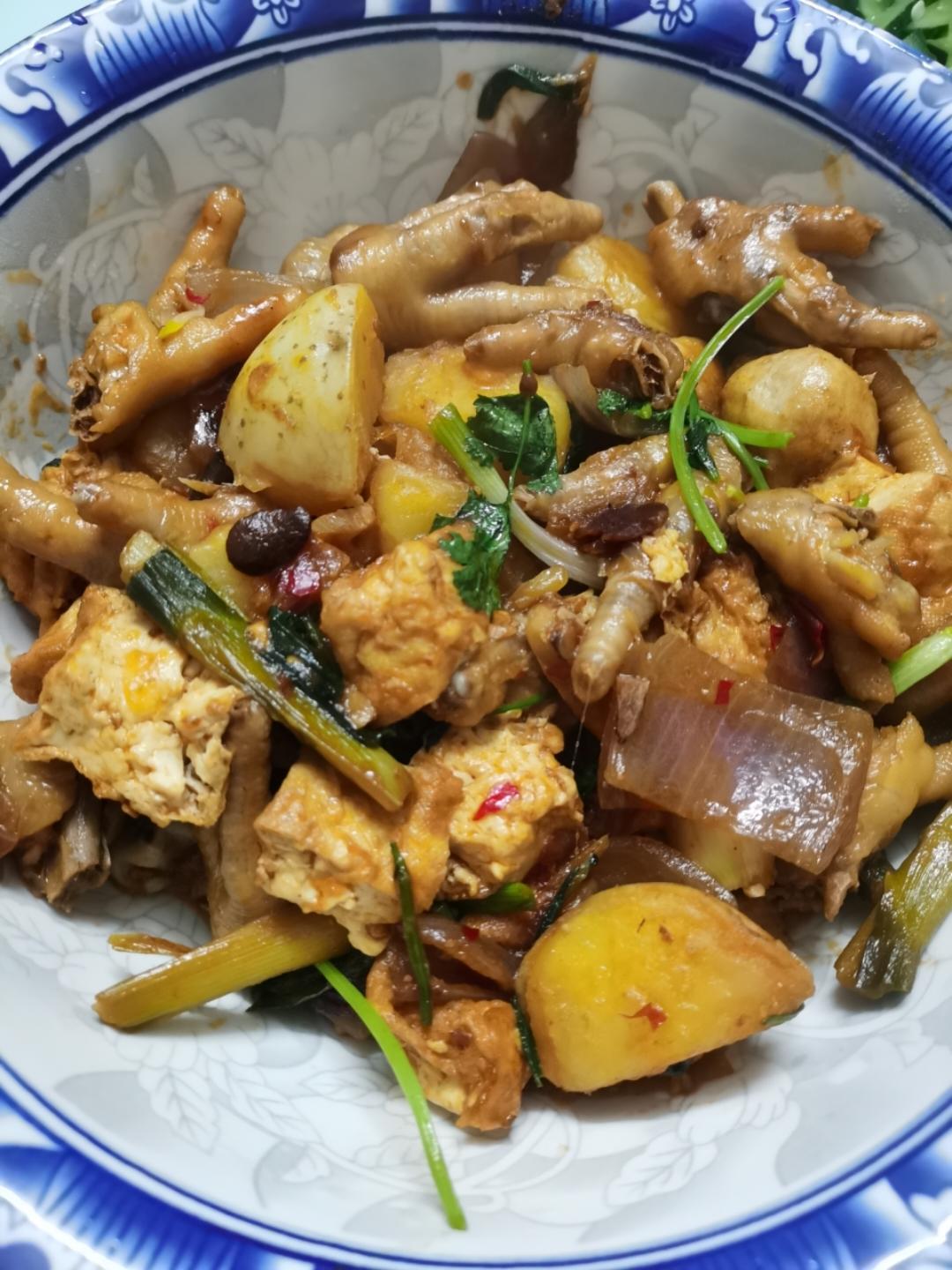 秘制鸡爪煲