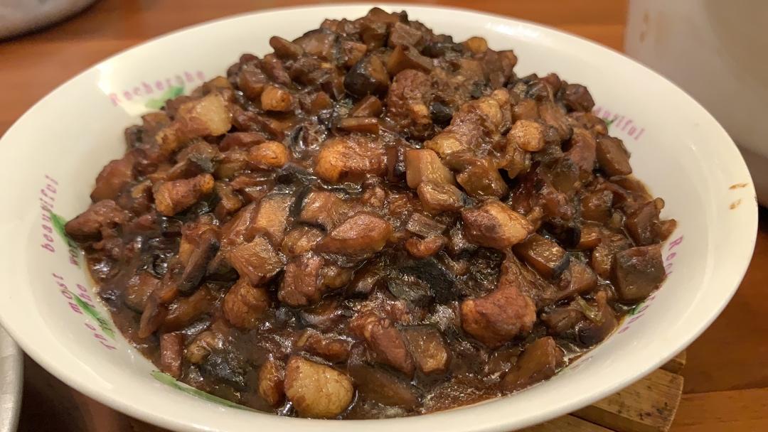 洋葱酥卤肉饭