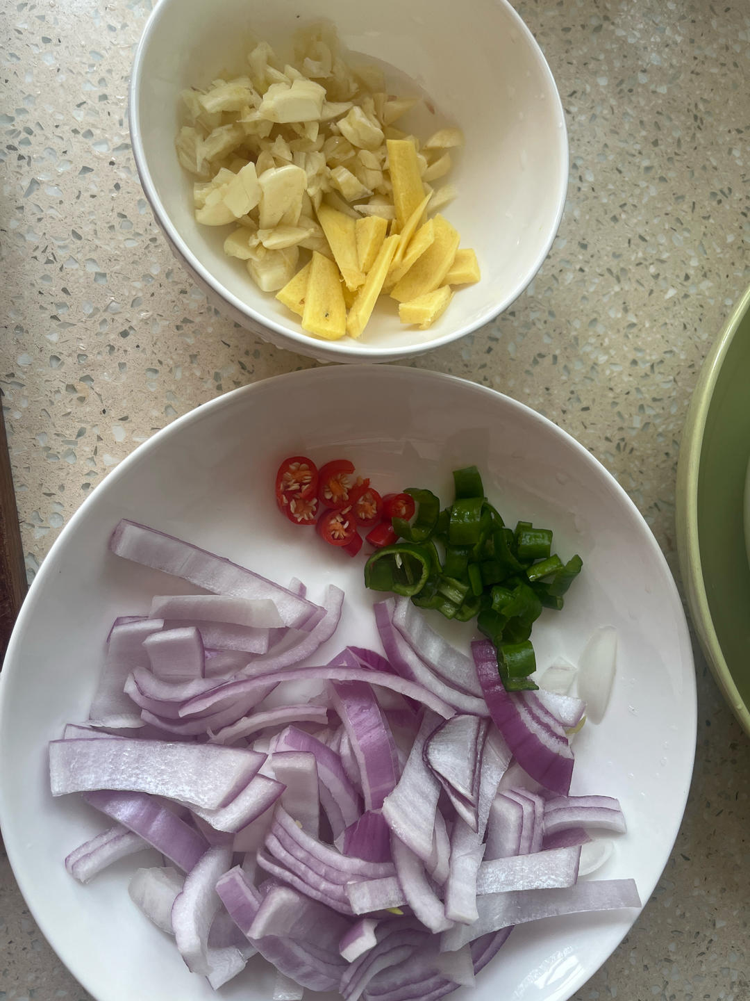 爆炒鱿鱼须，加上这一步，可以与铁板鱿鱼媲美