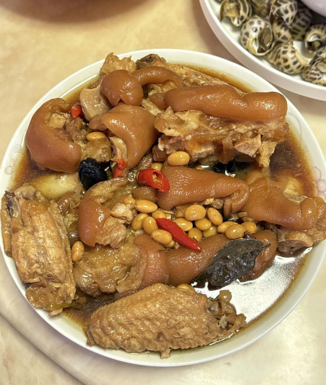 美味的家常菜：红烧猪蹄