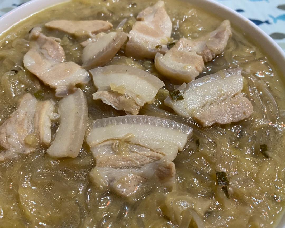 东北酸菜烩白肉粉条