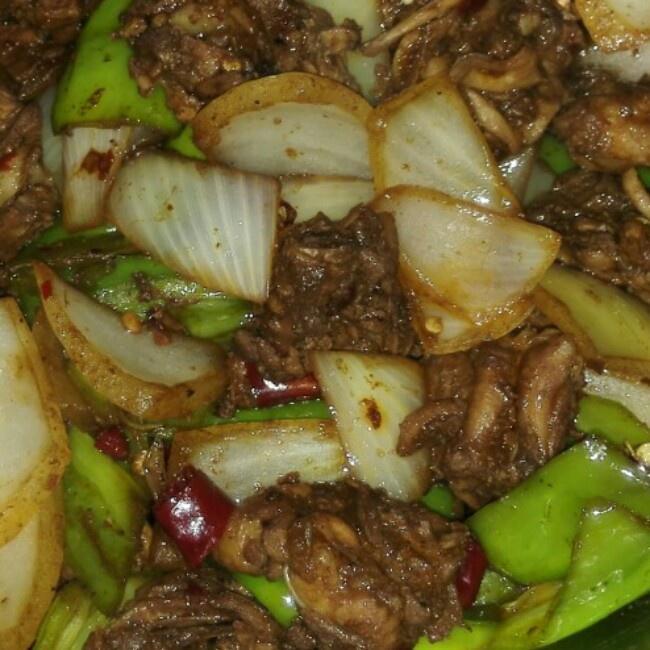 青椒炒鸡块的做法