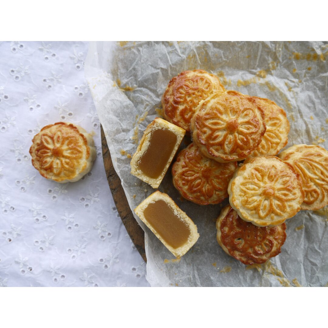 红莲蓉奶油皮月饼