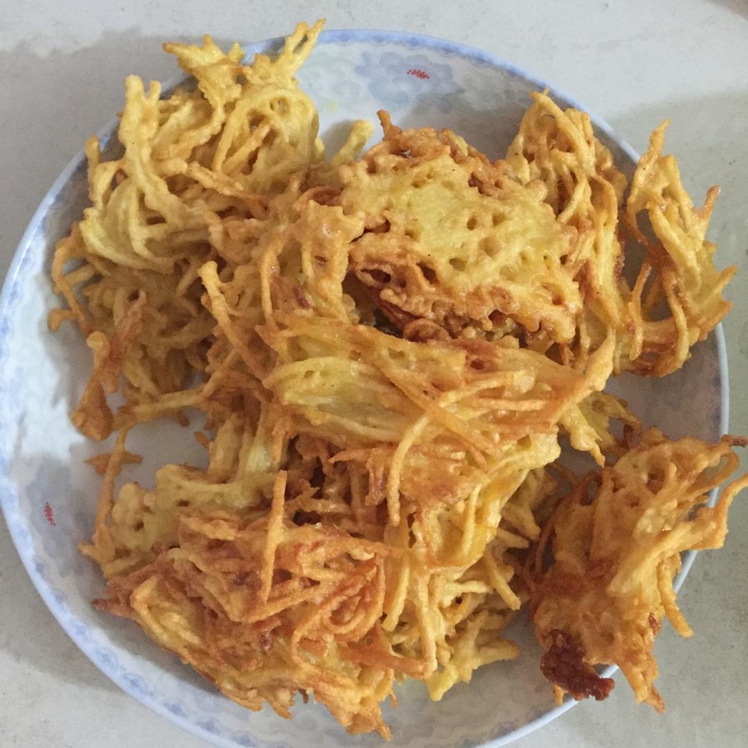 妮有心做的炸土豆丝丸子