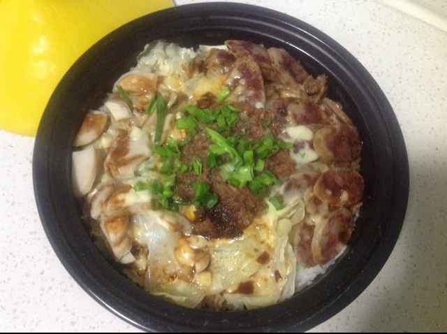 塔吉锅腊味煲仔饭