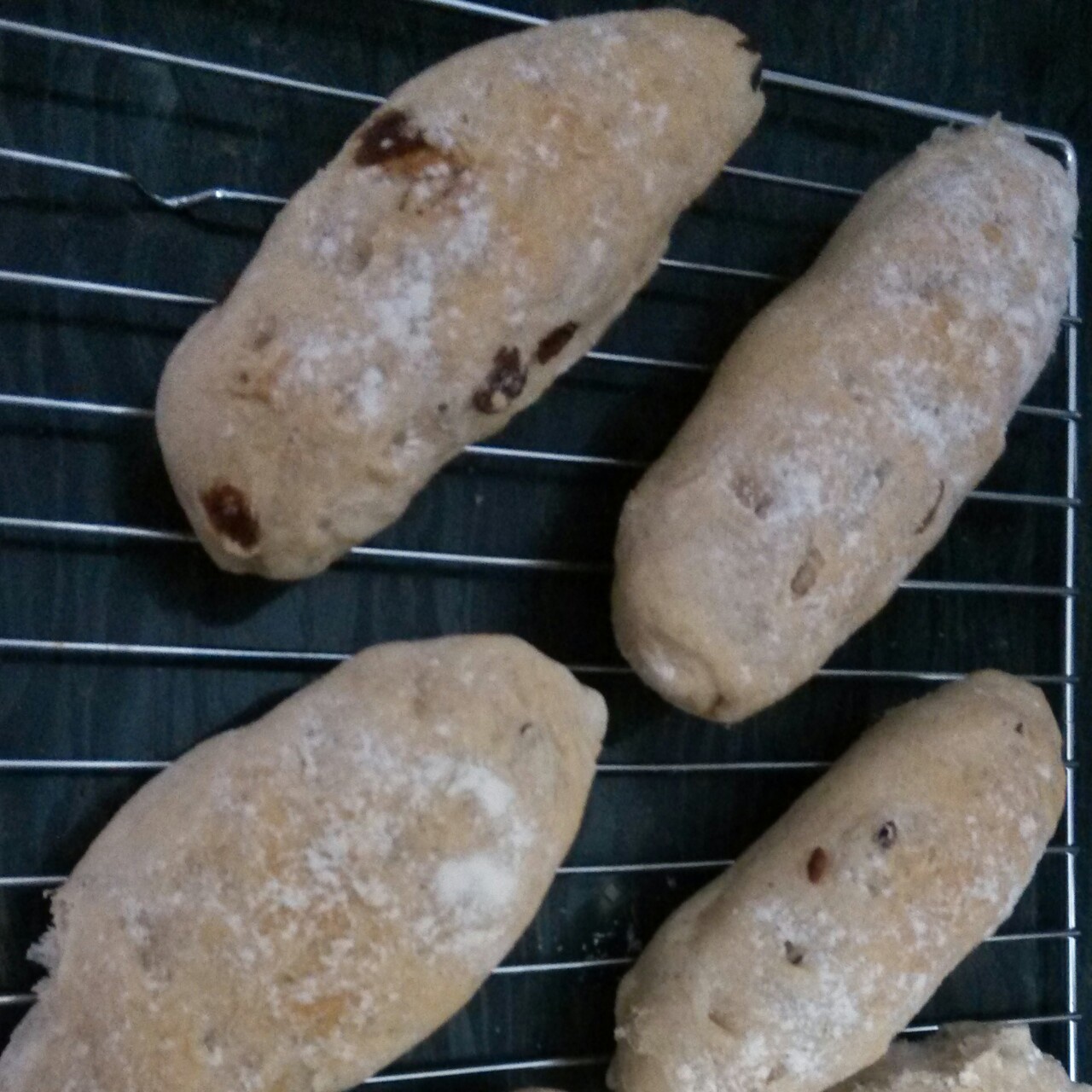 全麦葡萄干面包