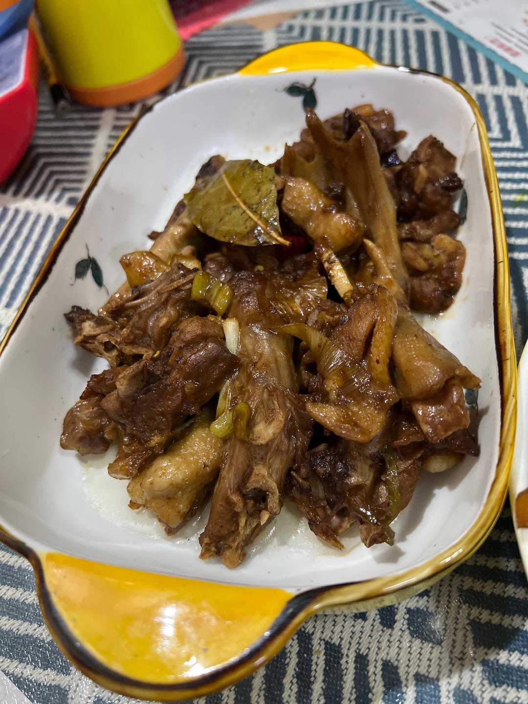 传统正宗的啤酒鸭配方和做法，鲜嫩香浓，只需炒千万不要焯水