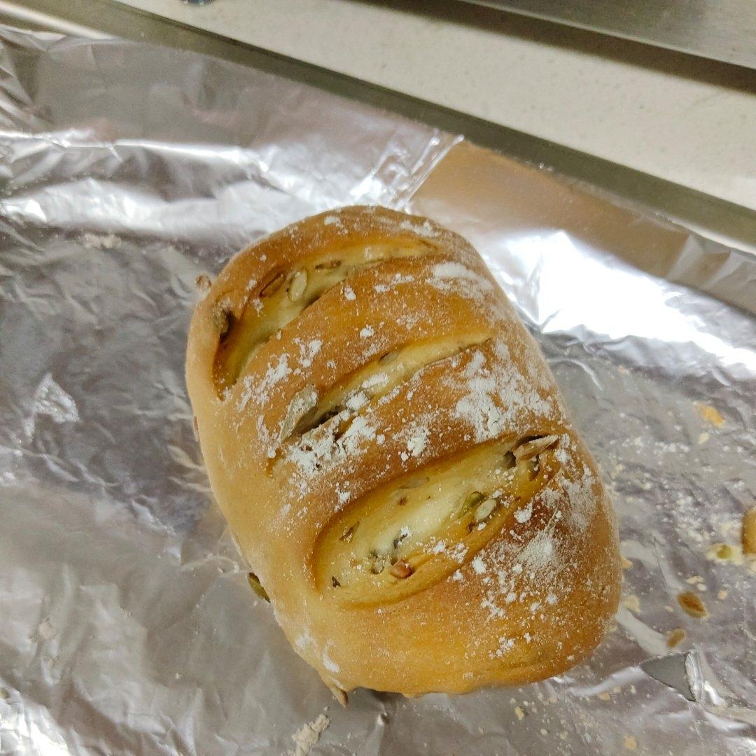 低筋面粉做的红枣软欧面包