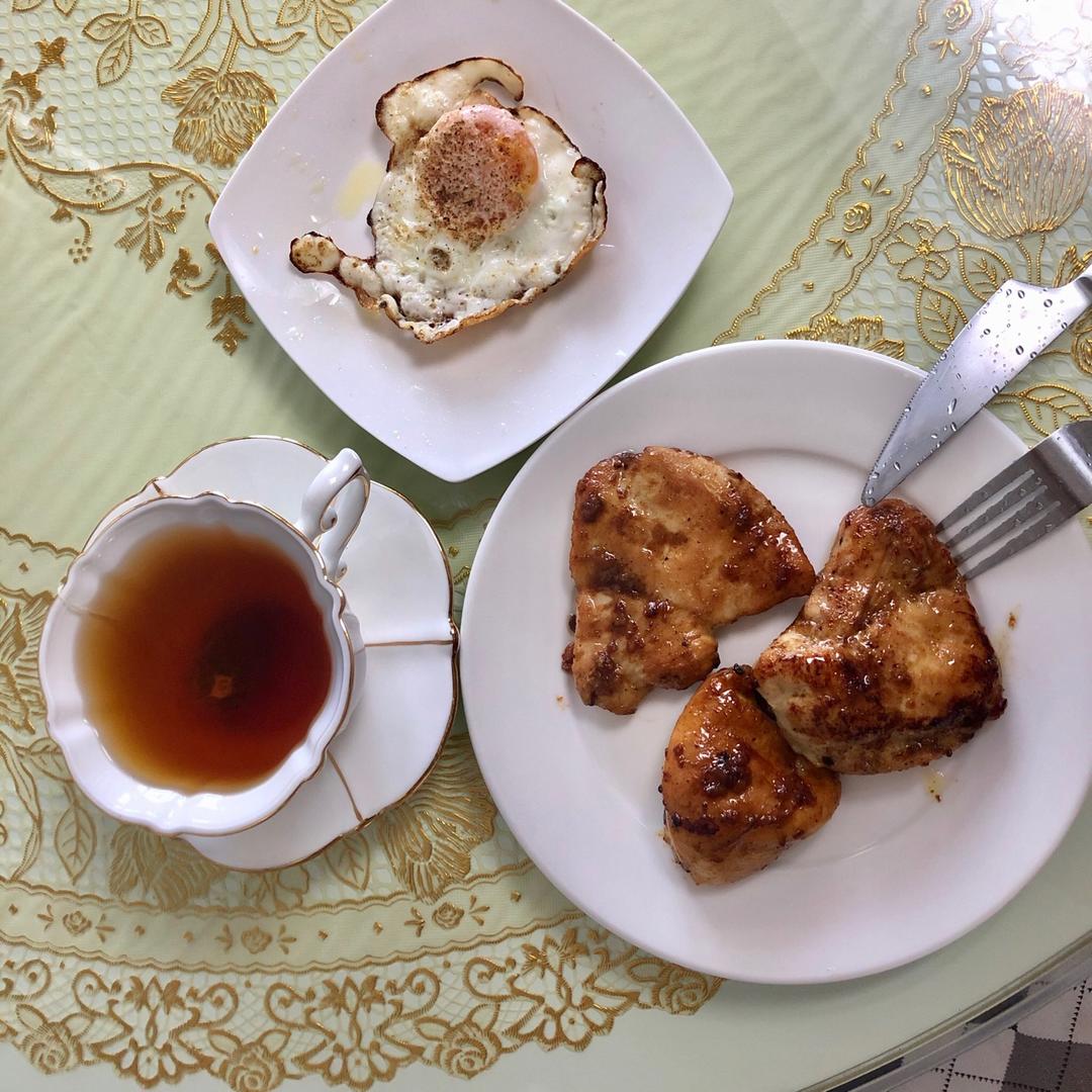 酷炫屌炸天好吃的煎鸡胸肉（香蒜蜂蜜煎鸡胸肉）