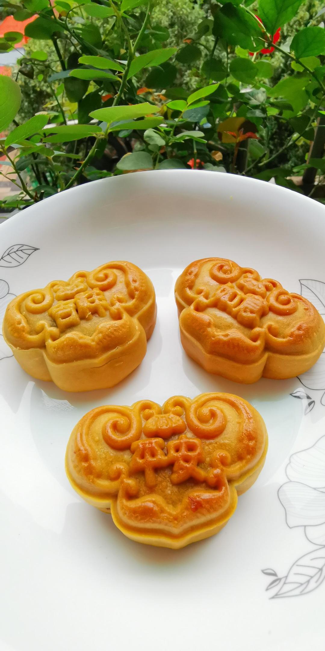 广式月饼—蛋黄莲蓉月饼
