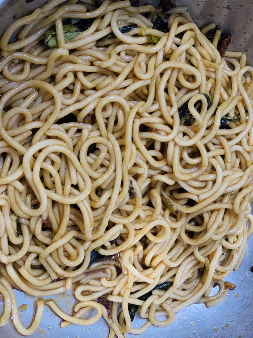10分钟搞定的一碗葱油拌面