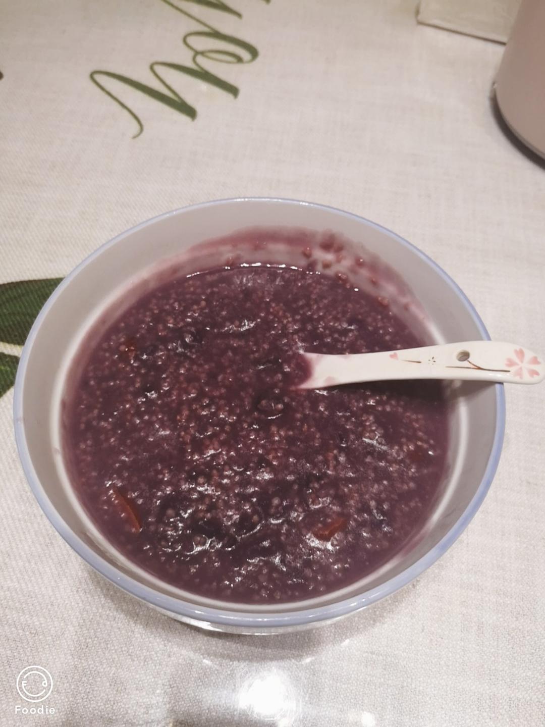 红枣小米紫薯粥