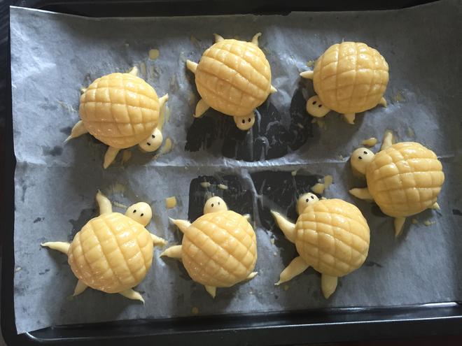 小乌龟菠萝包--饼子搬运的做法