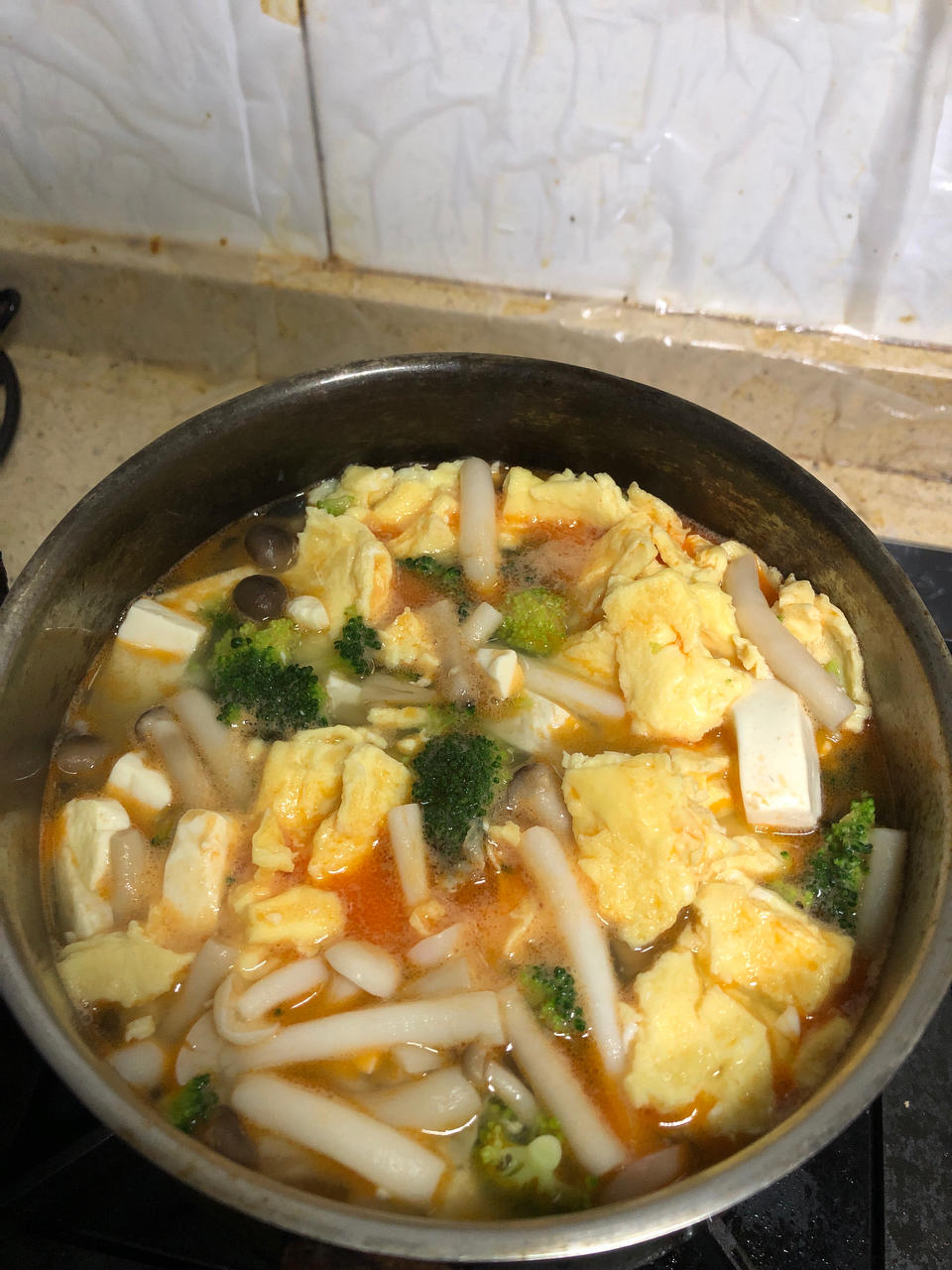 豆腐鲜虾菇菌汤