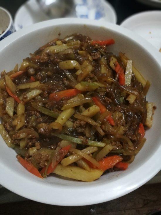 萝卜炖粉条