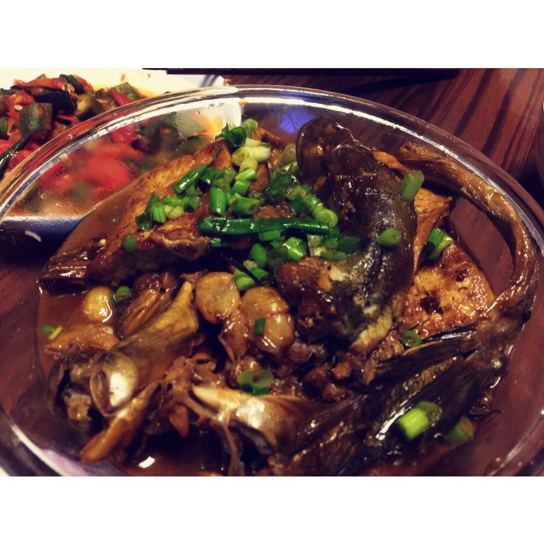 香蒜鲶鱼豆腐煲