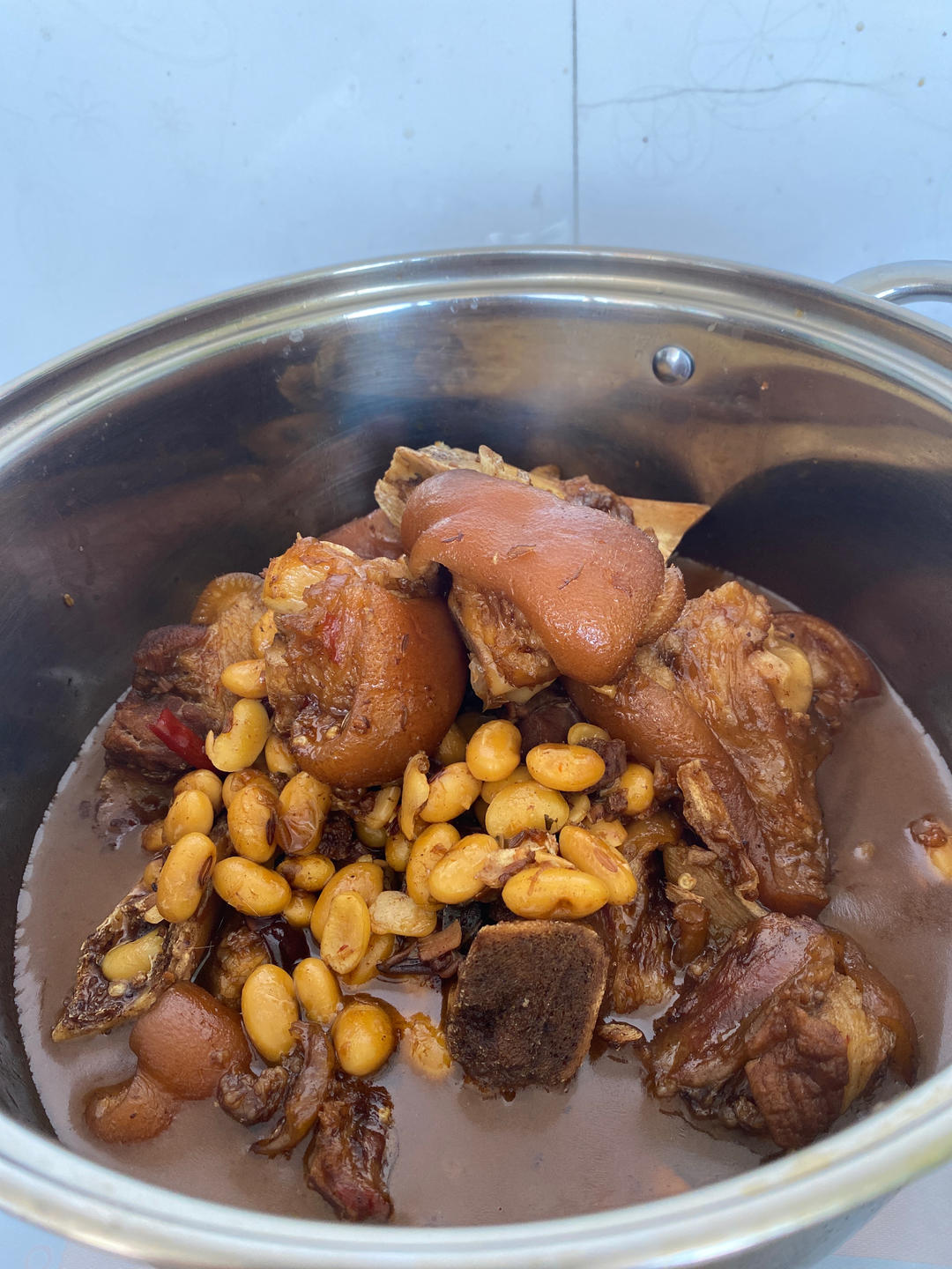 流口水的黄豆炖猪蹄