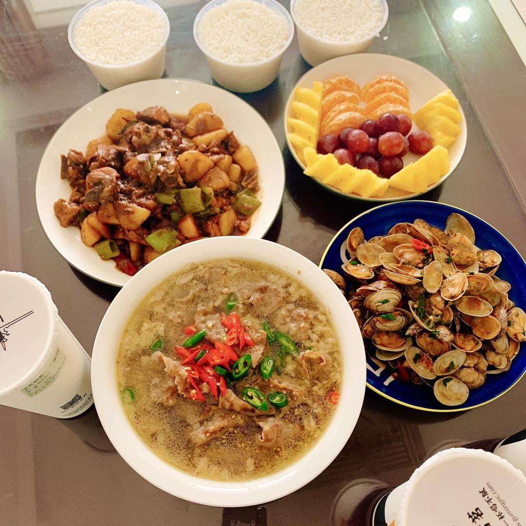 红烧鸡块炖土豆