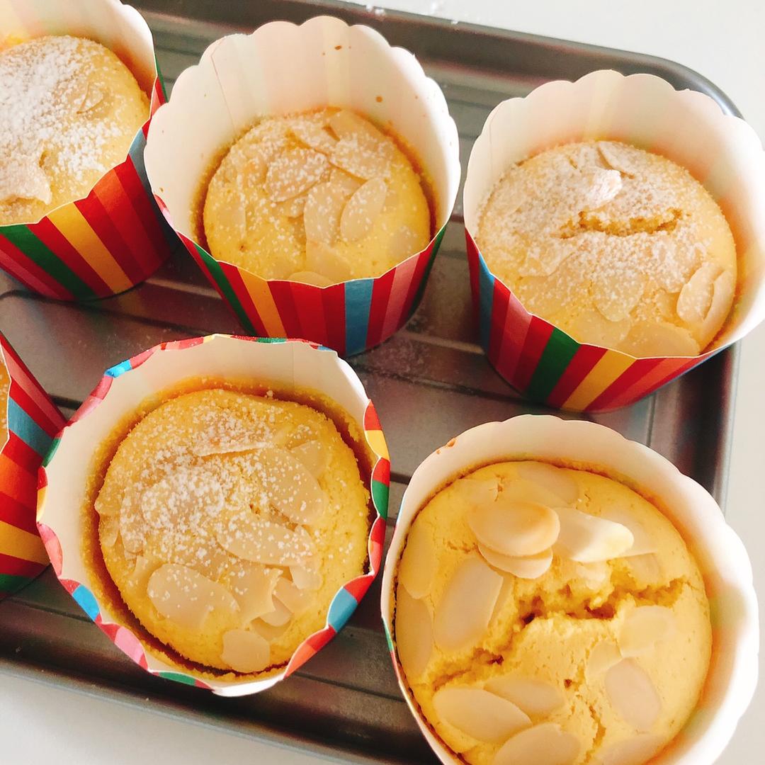 《Tinrry下午茶》教你做杏仁小蛋糕