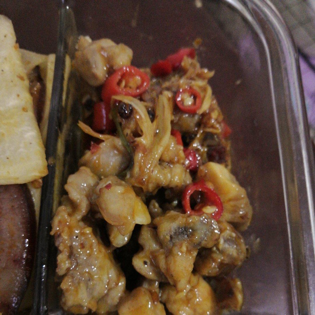 非常美味的双椒仔姜兔