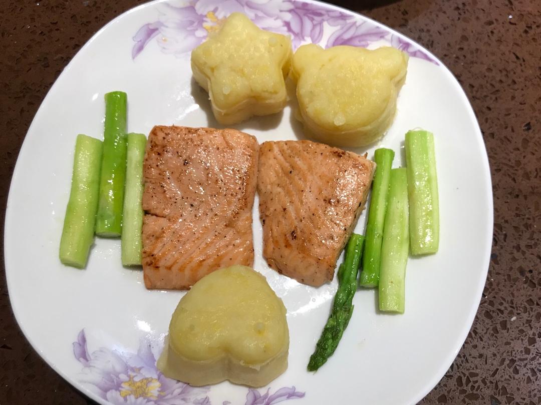 煎三文鱼