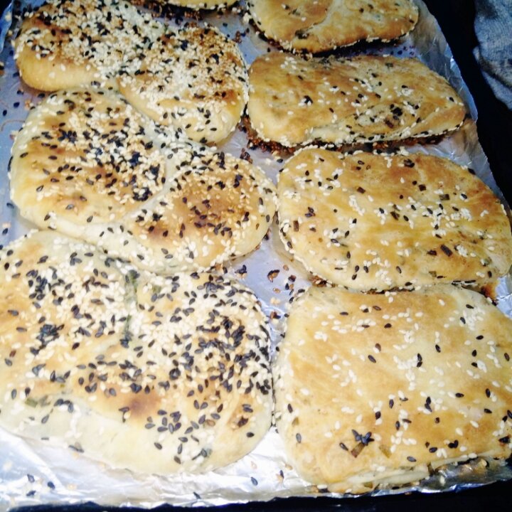 外酥内软的香葱酥饼