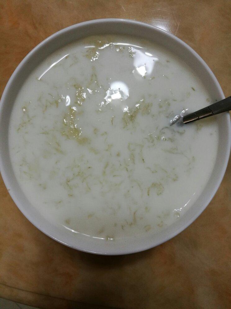 鲜奶炖燕窝