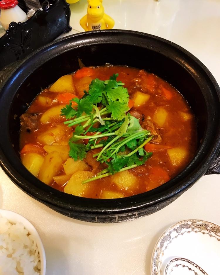 番茄土豆牛肉砂锅
