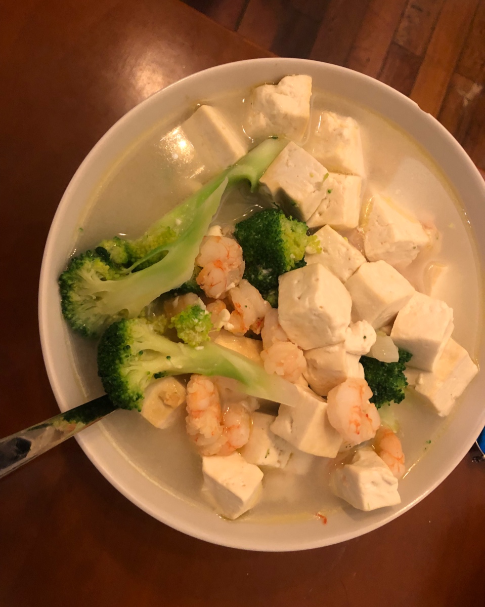 蛰在夏天清醒做的西兰花虾仁豆腐汤