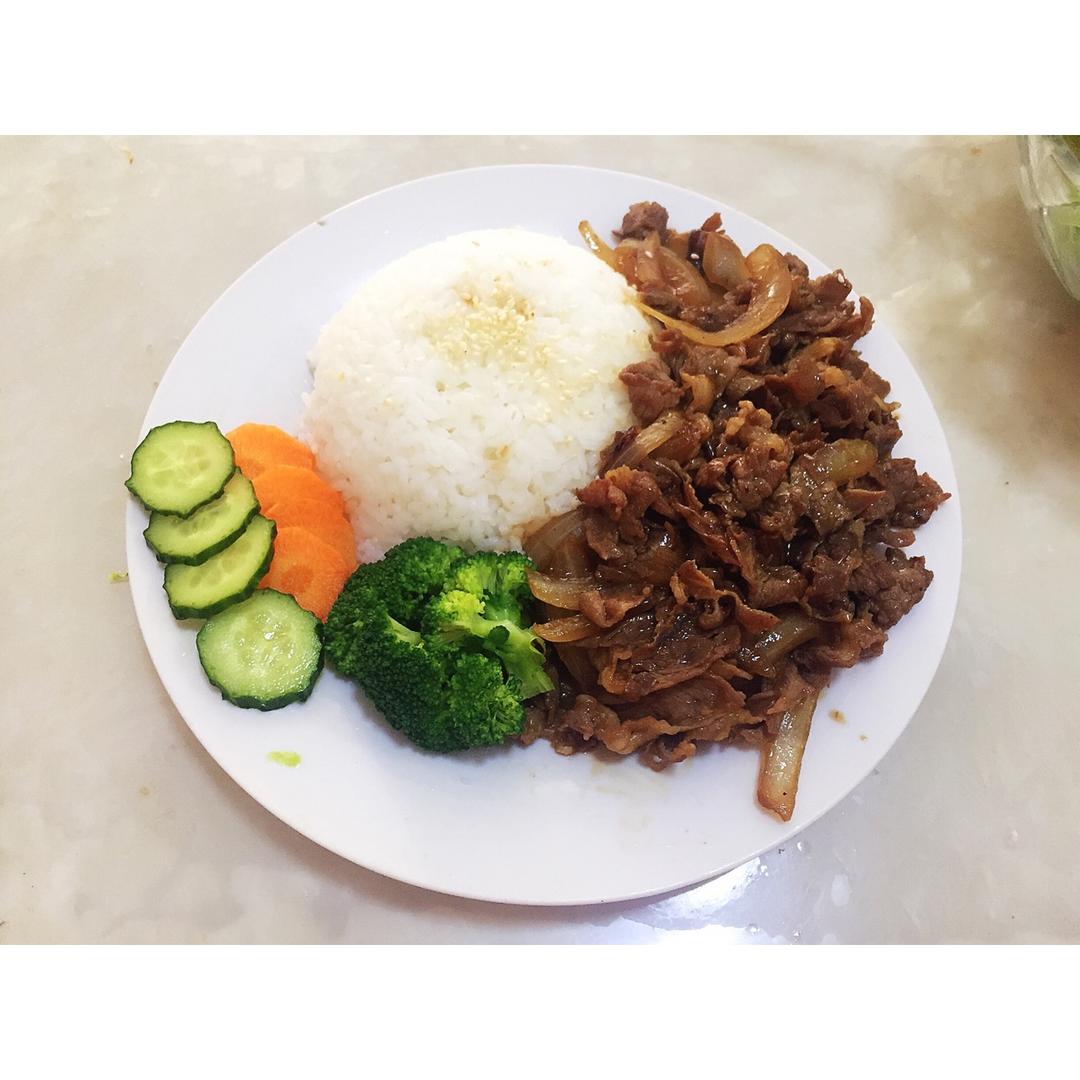 小花儿李做的肥牛饭