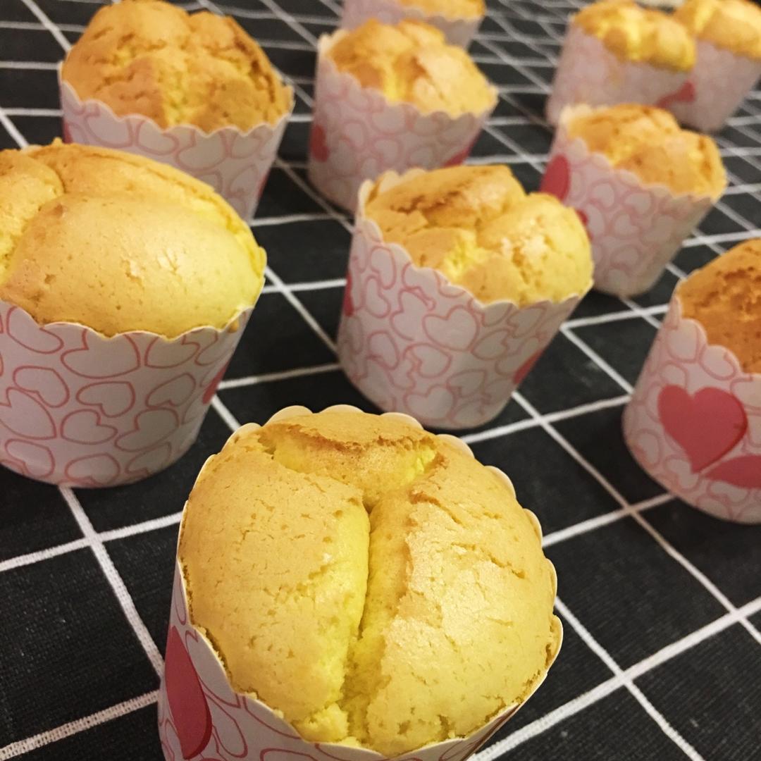 蛋香十足の海绵杯子蛋糕，伴手礼好选择。