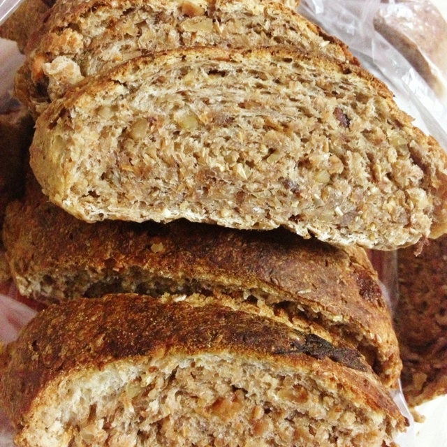 全麦葡萄干面包