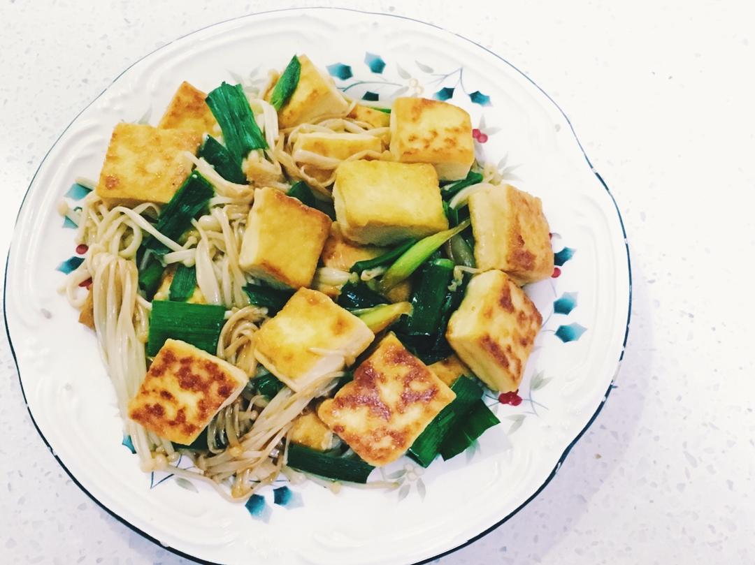 金针菇焖豆腐