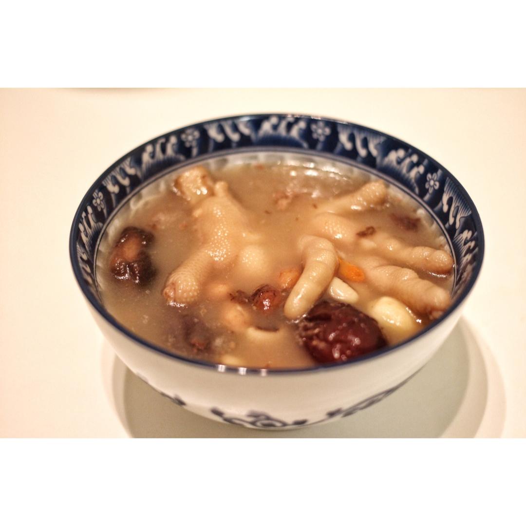 花生眉豆鸡脚汤