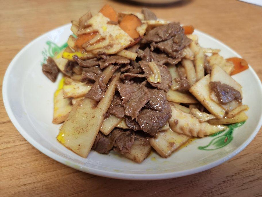肉香笋鲜的春笋炒五花肉