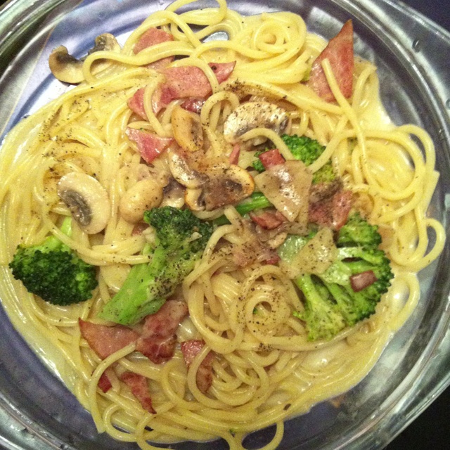 白蘑菇奶油培根意面