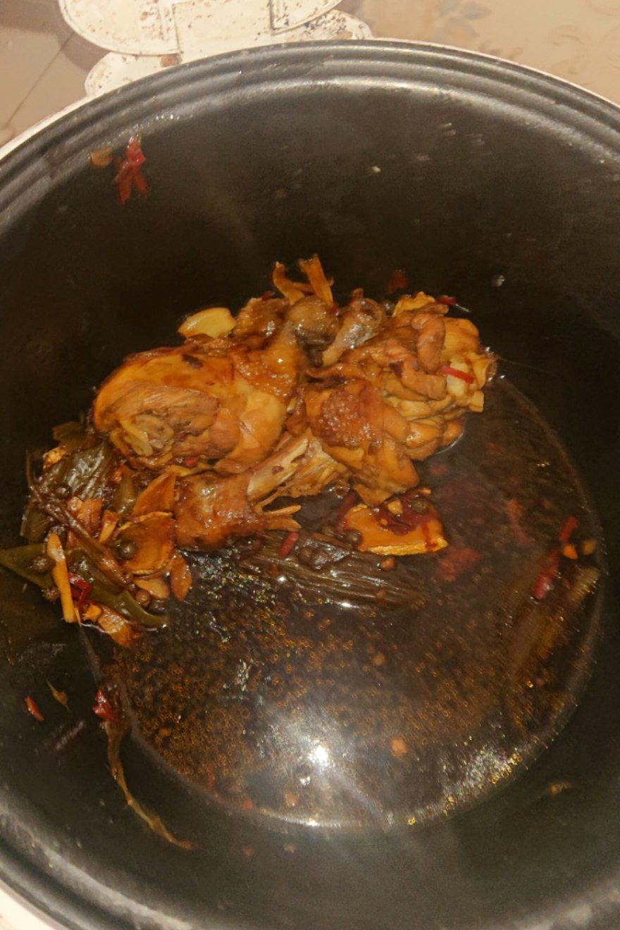 电饭锅酱鸡腿（出自微博：深夜放毒少女）