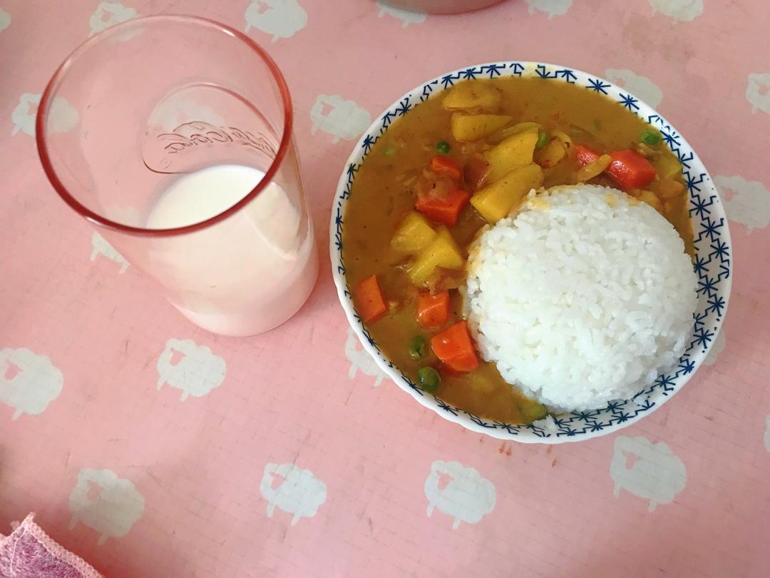 咖喱鸡肉饭