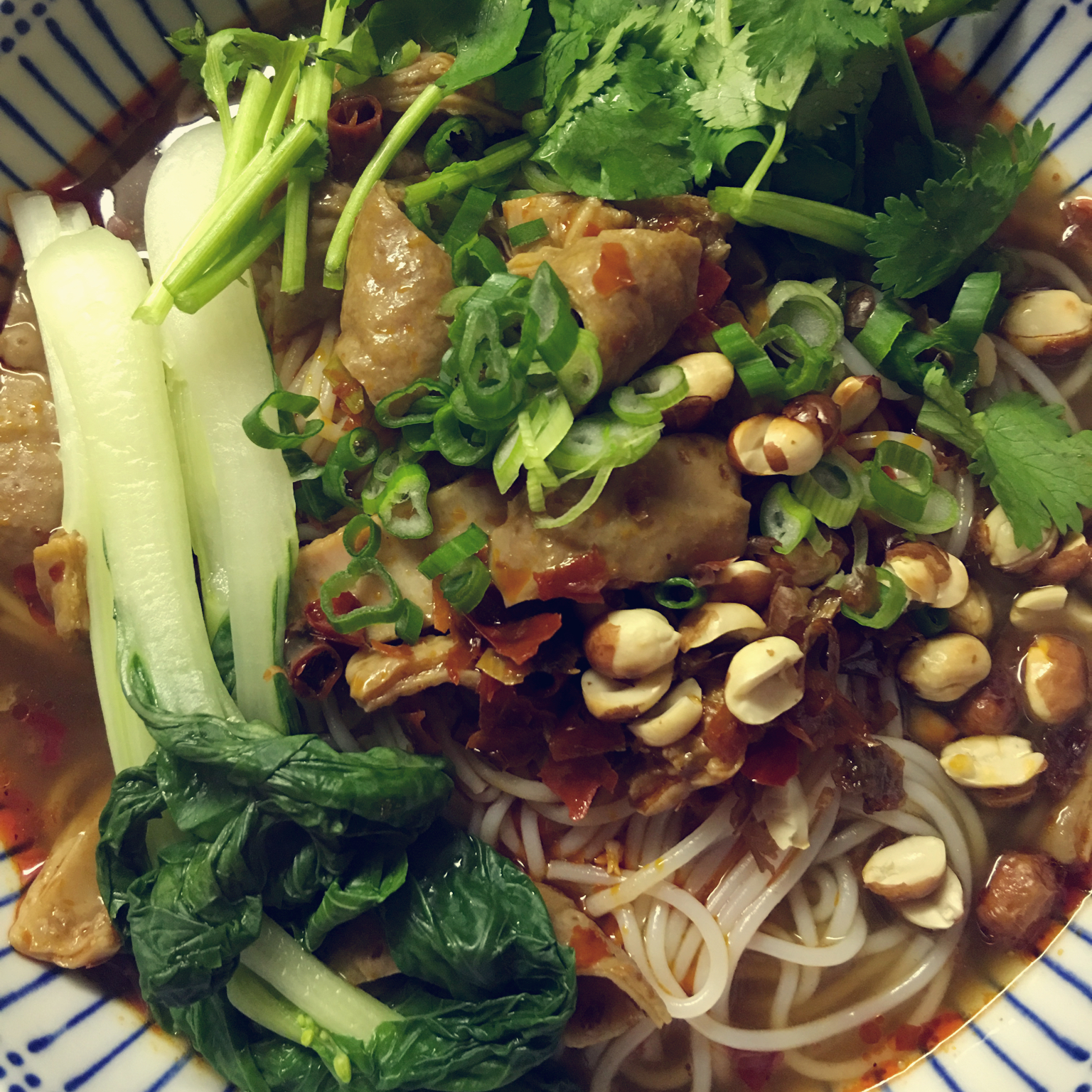 肥肠红味米线