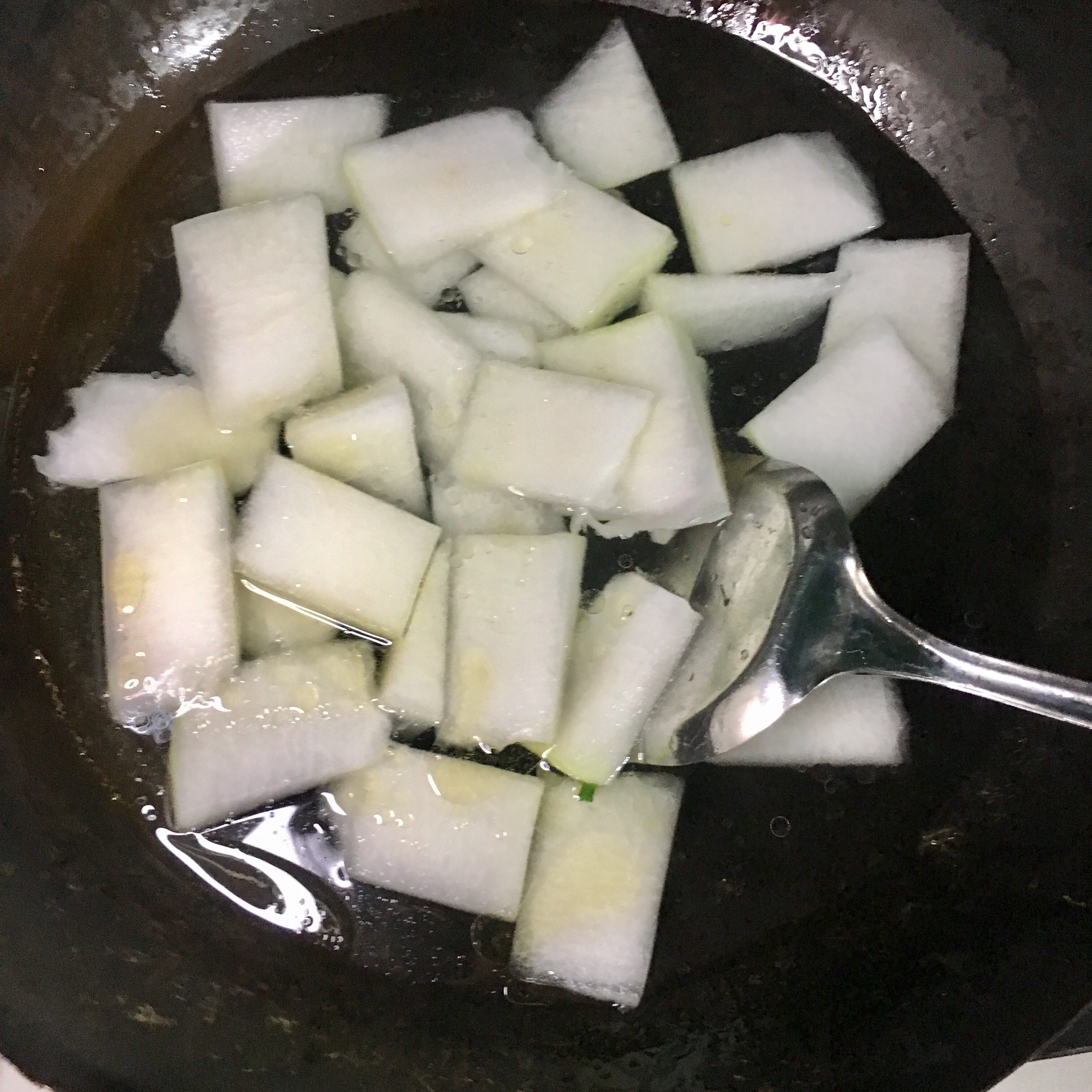 清淡营养的冬瓜瘦肉汤（简单又好喝）的做法 步骤3