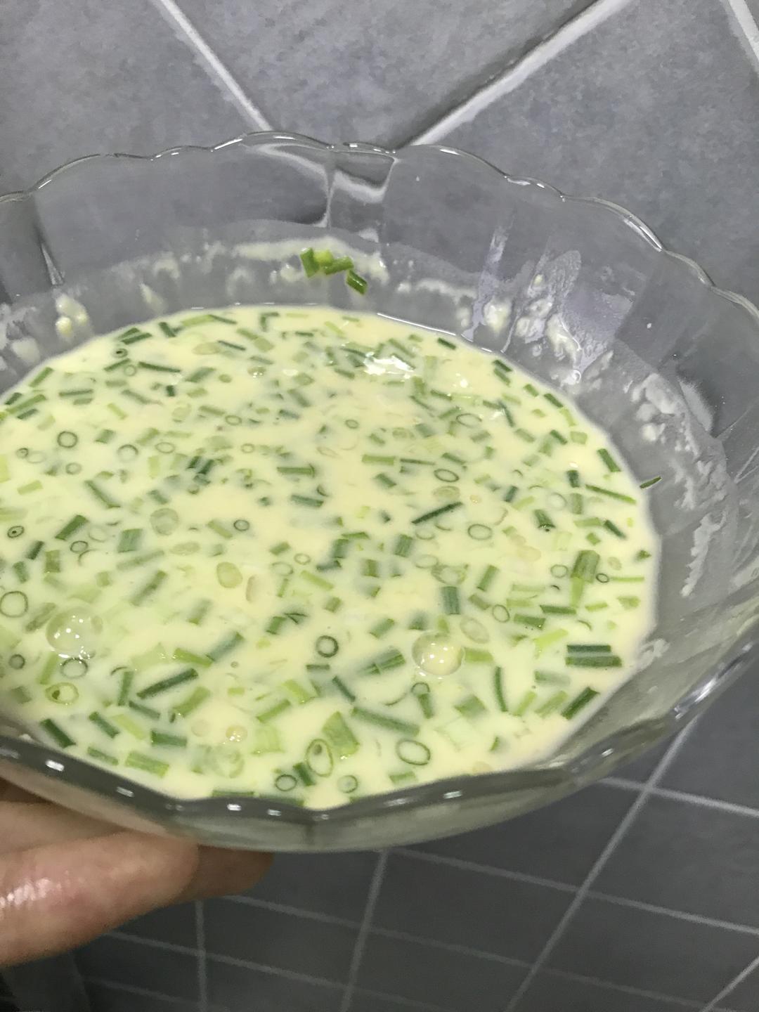 葱花肉松鸡蛋卷（超好吃，香喷喷）的做法 步骤6