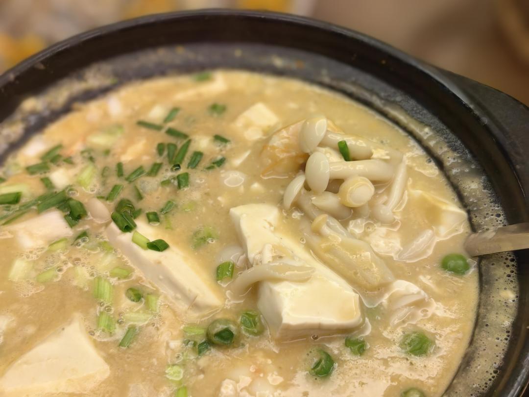 鲜掉眉毛！咸蛋黄鲜虾豆腐｜天冷煮一锅，暖胃又舒心