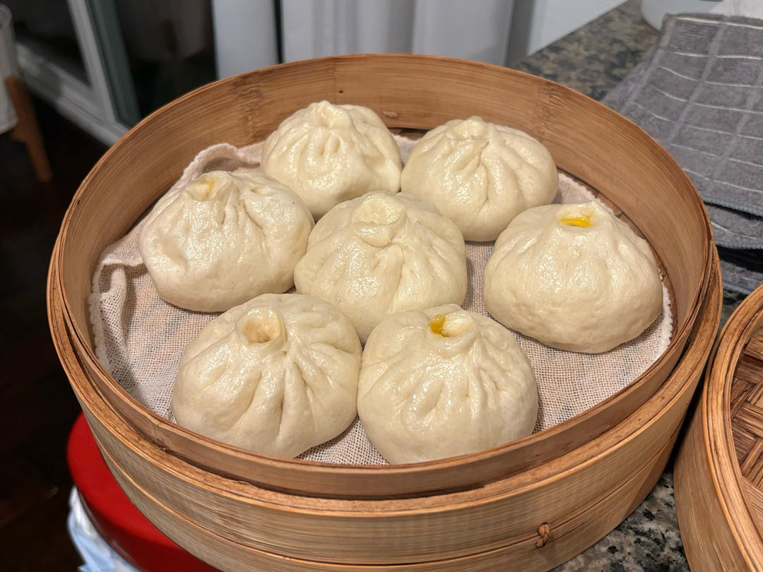鲜美多汁的洋葱牛肉包子